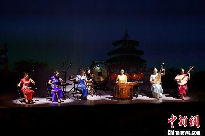 6日，“相約北京”奧林匹克文化節(jié)暨第22屆“相約北京”國際藝術(shù)節(jié)在京開幕。　<a target='_blank' href='/'>中新社</a>記者 富田 攝