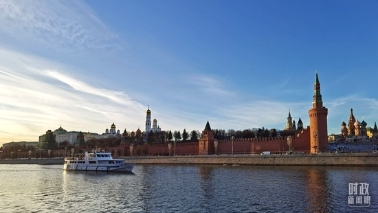 △坐落在莫斯科河畔的克里姆林宮。（總臺央視記者郭鴻拍攝）